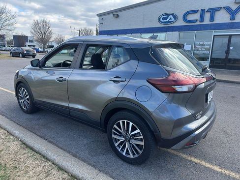 Used 2023 Nissan Kicks SV image 4