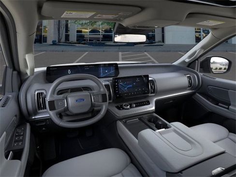 New 2025 Ford Expedition Active image 9