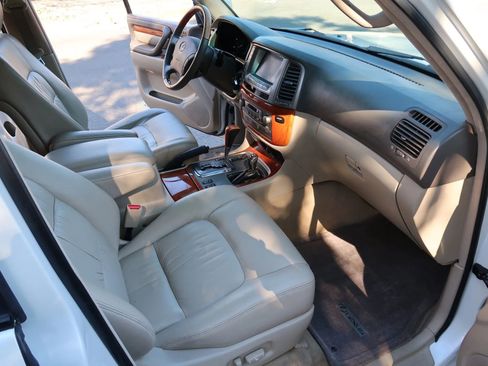Used 2005 Lexus LX 470 4WD image 20