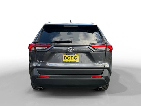 Used 2022 Toyota RAV4 XLE w/ Convenience Package image 4