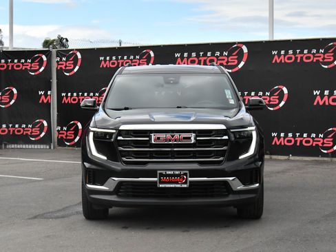 Used 2025 GMC Acadia Elevation image 2