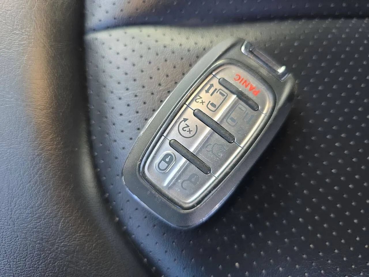 Used 2023 Chrysler Pacifica Touring-L FWD image 24