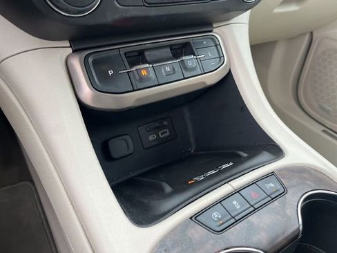 Used 2023 GMC Acadia Denali w/ Denali Ultimate Package AWD/4WD image 30