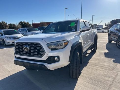 Used 2023 Toyota Tacoma TRD Off-Road image 8