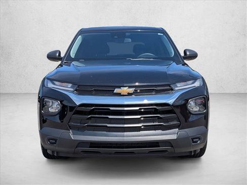 Used 2021 Chevrolet TrailBlazer LS FWD image 2