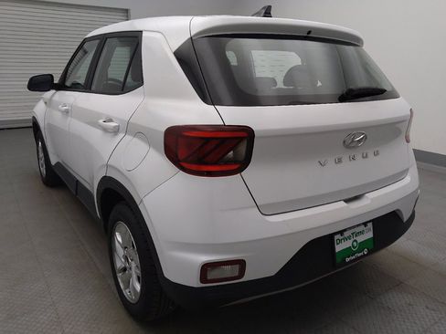 Used 2022 Hyundai Venue SE FWD image 5