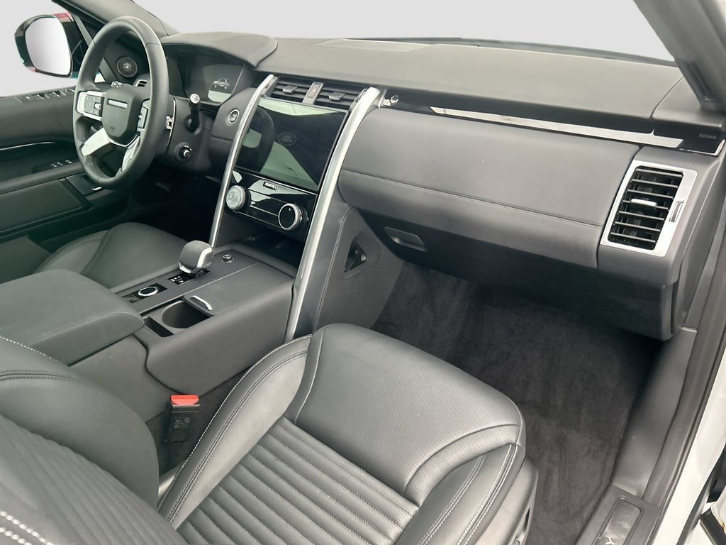 Certified 2025 Land Rover Discovery S AWD/4WD image 16