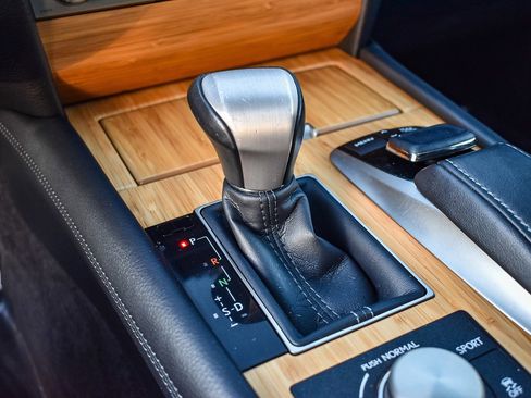 Used 2015 Lexus LS 460 L image 19