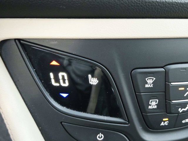 Used 2020 Buick Envision Essence FWD image 23