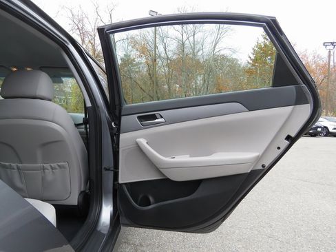 Used 2019 Hyundai Sonata SE image 15