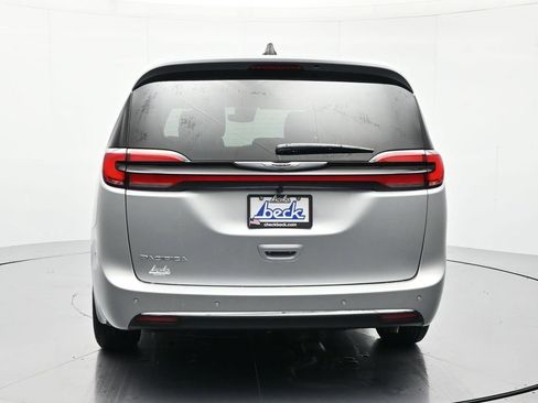 New 2026 Chrysler Pacifica Select image 7
