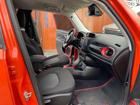 Used 2016 Jeep Renegade Trailhawk AWD/4WD image 29