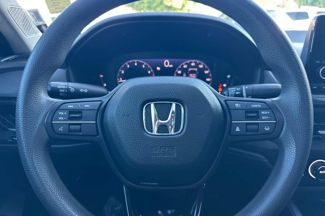 Used 2023 Honda Accord EX image 25