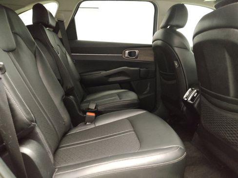 Used 2021 Kia Sorento EX w/ Panoramic Sunroof Package AWD/4WD image 19