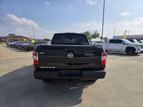Used 2021 Nissan Titan S w/ S Utility Package image 4