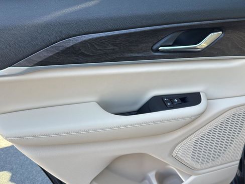 New 2025 Jeep Grand Cherokee Limited w/ Black Appearance Package image 26