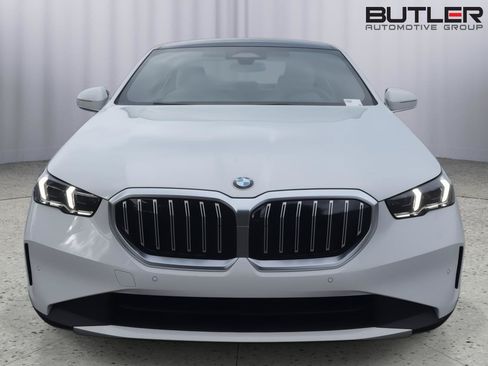 New 2027 BMW 530i w/ Premium Package RWD image 2
