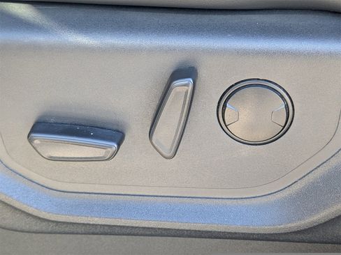 Used 2022 Ford Expedition Max XLT image 24