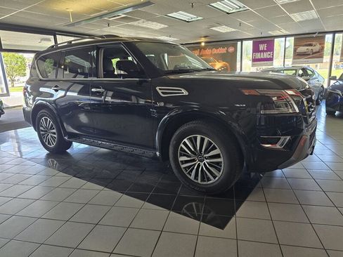 Used 2021 Nissan Armada SL w/ Captain's Chairs Package AWD/4WD image 3