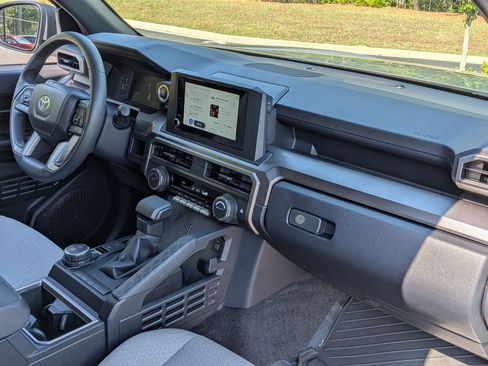 Used 2025 Toyota 4Runner SR5 AWD/4WD image 33