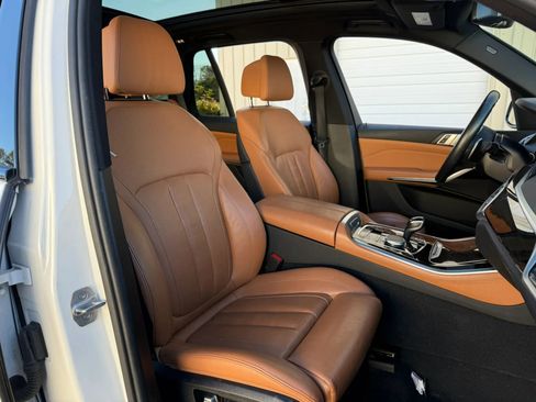 Used 2019 BMW X5 xDrive40i w/ M Sport Package image 26