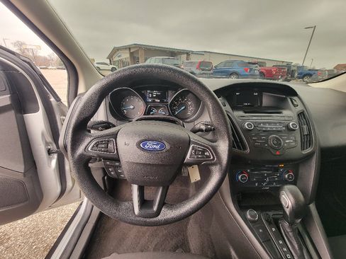 Used 2017 Ford Focus SE image 12