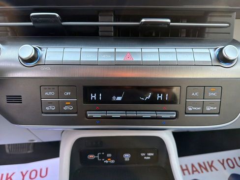 Used 2025 Hyundai Kona SEL image 17