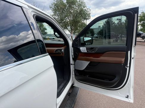 Certified 2024 Lincoln Navigator L Reserve AWD/4WD image 31