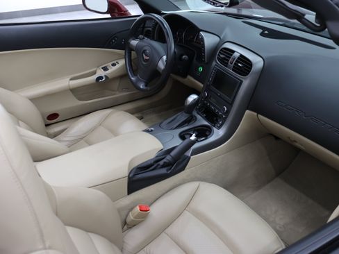 Used 2006 Chevrolet Corvette Convertible w/ Preferred Equipment Group RWD image 47