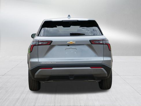 New 2026 Chevrolet Equinox LT w/ Convenience Package II AWD/4WD image 4