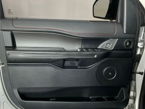 Used 2019 Ford Expedition Limited w/ Equipment Group 303A RWD image 11