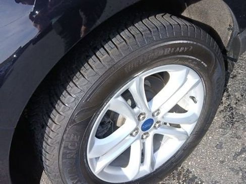 Used 2020 Ford Edge SEL image 12