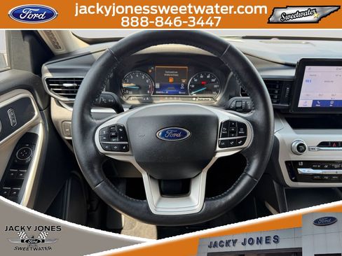 Certified 2021 Ford Explorer XLT w/ Equipment Group 202A AWD/4WD image 11