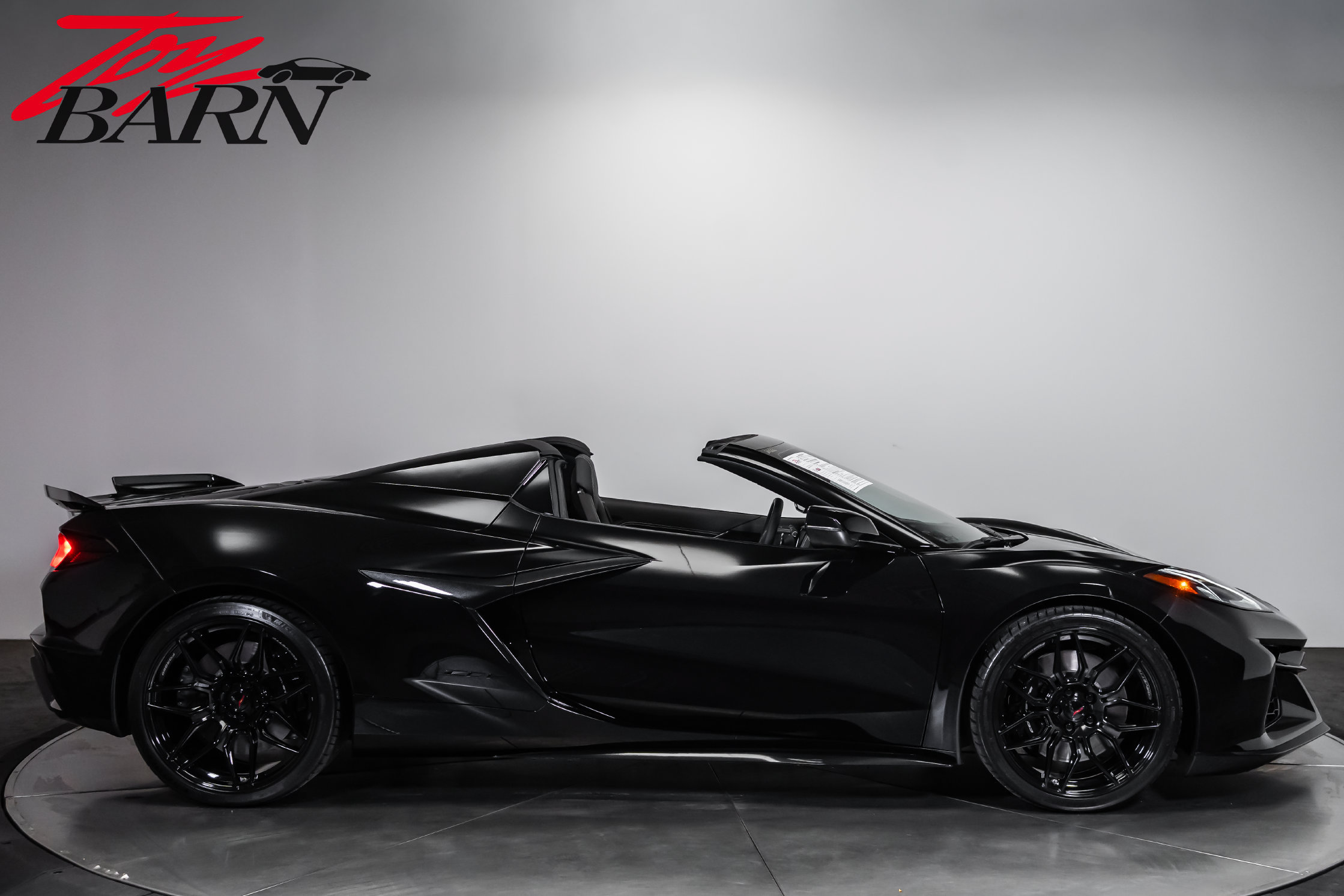 Used 2026 Chevrolet Corvette Z06 w/ Stealth Interior Trim Package RWD image 6