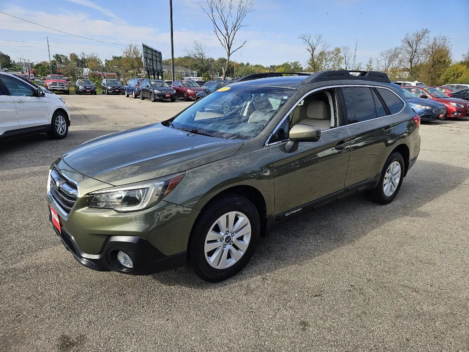 Used 2018 Subaru Outback 2.5i Premium AWD/4WD image 3