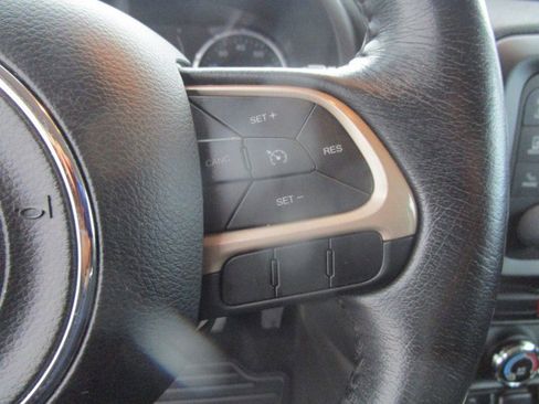 Used 2017 Jeep Renegade Latitude image 25