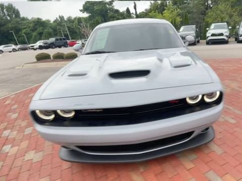 Used 2021 Dodge Challenger R/T Scat Pack RWD image 4