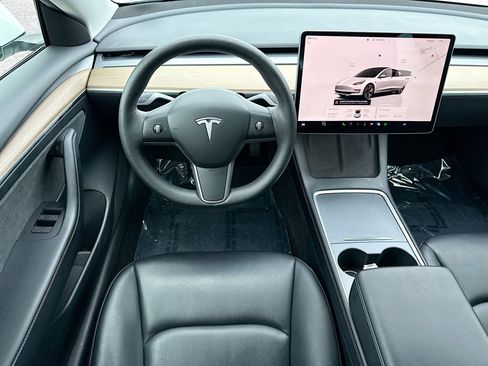 Used 2023 Tesla Model 3 Standard Range RWD image 16