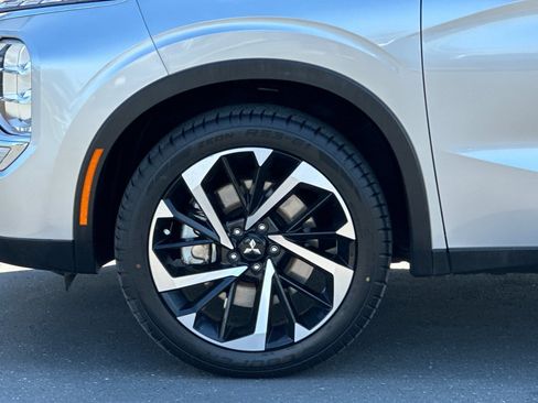 Used 2024 Mitsubishi Outlander SE image 29