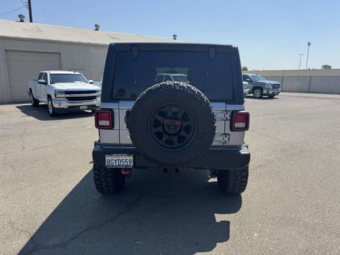 Used 2018 Jeep Wrangler Unlimited Sport S image 10