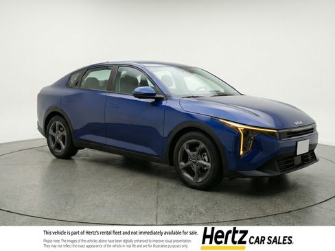 Used 2025 Kia K4 LXS image 1