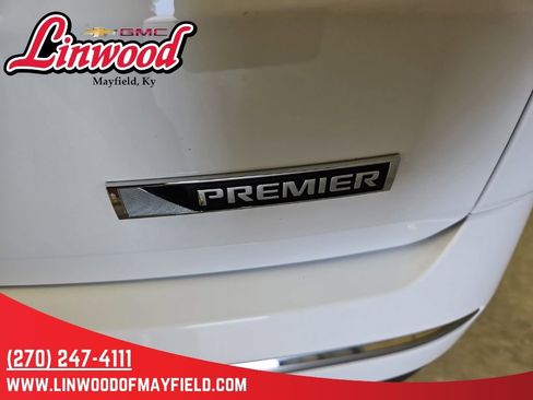 Used 2018 Chevrolet Traverse Premier AWD/4WD image 10