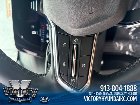 Used 2026 Chevrolet Equinox LT AWD/4WD image 19