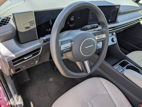 Used 2025 Hyundai Sonata SEL FWD image 10