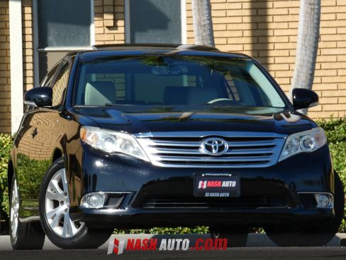 Used 2011 Toyota Avalon FWD image 1