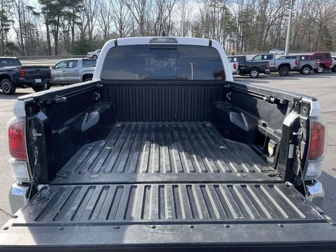 Used 2021 Toyota Tacoma TRD Off-Road image 14