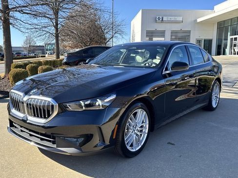 Certified 2024 BMW 530i xDrive w/ Premium Package image 1