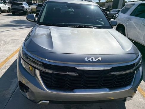 Certified 2024 Kia Seltos S FWD image 3