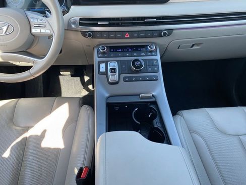 Used 2024 Hyundai Palisade Limited FWD image 16