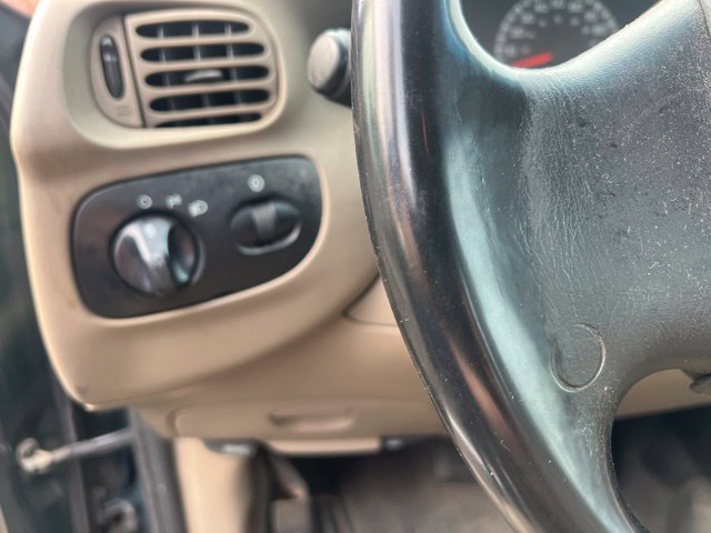 Used 2001 Ford F150 Lariat RWD image 12